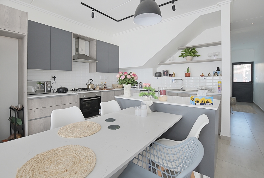 4 Bedroom Property for Sale in Sandown Western Cape